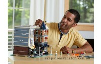 Genuine LEGO Creator Expert Assembly Square